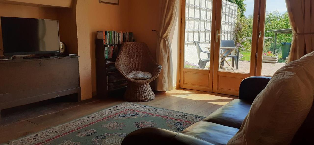 Private Farmhouse For Six In The Countryside Saint-Pierre-sur-Orthe Bagian luar foto