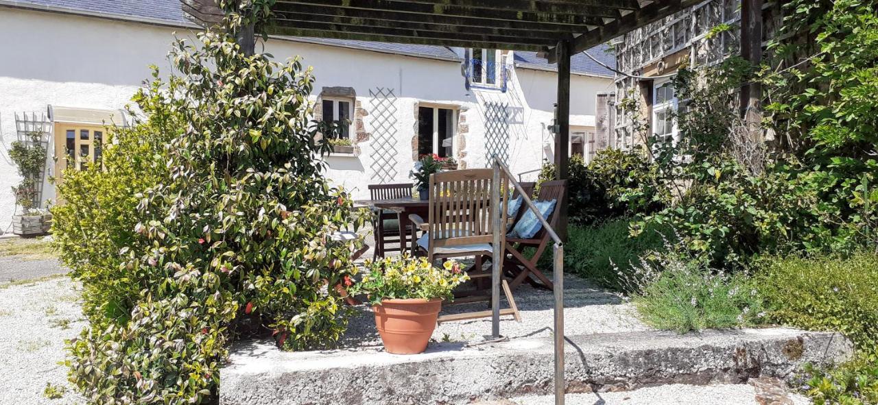 Private Farmhouse For Six In The Countryside Saint-Pierre-sur-Orthe Bagian luar foto